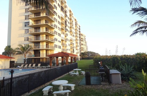 Fort Pierce Shores Condominio | Condominio frente al mar 2/2 Hutchinson Island, FL- invierno y verano
