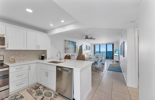 Hutchinson Island South Condominio | Ocean front 2-bedroom 2 bath condo, spectacular views, fully furnished
