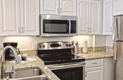 The Dunes Condominio | Ocean Front 2 bedroom, 2 bath condo with full kitchen Myrtle Beach SC.