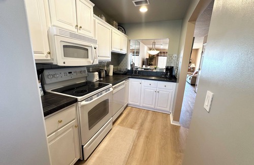 Crescent Beach Condominio | Ocean front 2 bedroom 2.5 bath townhouse, Summerhouse 402!