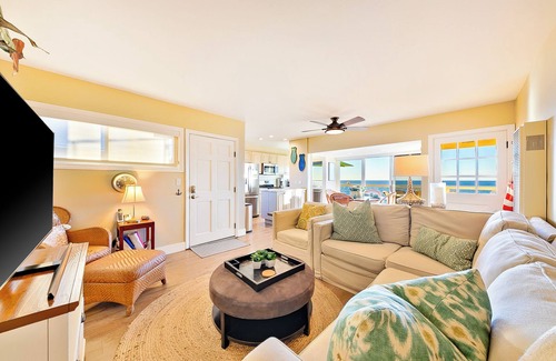 Ocean Beach Condominio | OCEAN FRONT 2BD with Large Private Patio, Outdoor Dining, Parking, Views & Sunshine!