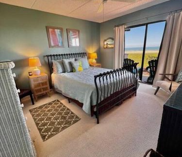 Ormond-by-the-Sea Apartamento | Ocean Front 2BR Condo Amazing Sunrise View