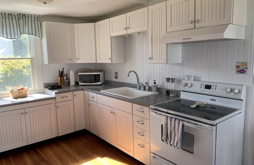 Camp Ellis Cabaña | Ocean front 4 Bedroom / 2 Bath cottage