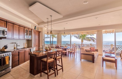 San Pedro Mixtepec Complejo | Ocean Front 4 Bedroom Residence with Resort Amenities Overlooking the Pacific!