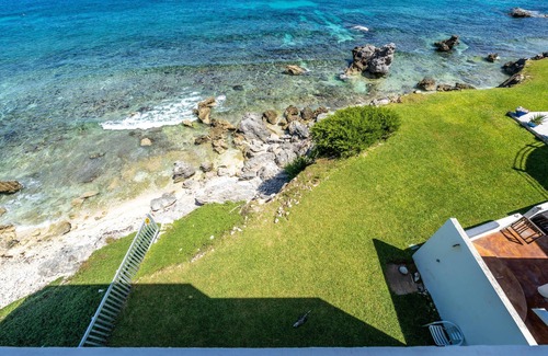Colonia Meteorológico Casa | Ocean Front 7BR w/ Space For Large Groups. See Dolphins + Sunrise From Bed.