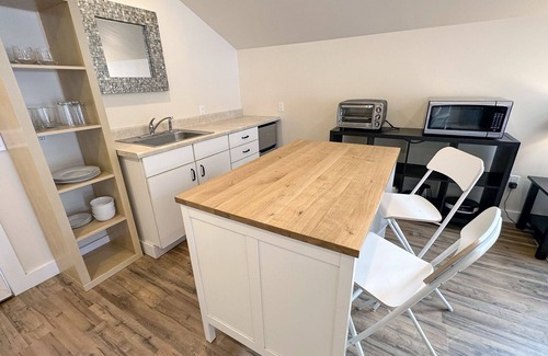Yachats Cabaña | Ocean Front, Agate at Oregon House, Stairs to the Beach!