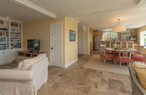 Spruce Head Casa | Ocean front, arts and crafts style family compound includes all amenities.