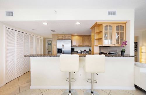 Clearwater Beach Apartamento | Ocean Front Beach in Clearwater 2BB 2BA