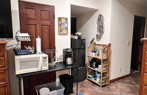 North Long Beach Apartamento | Ocean-Front Beach Studio Apartment On the Sand, kitchenette, Great wi-fi