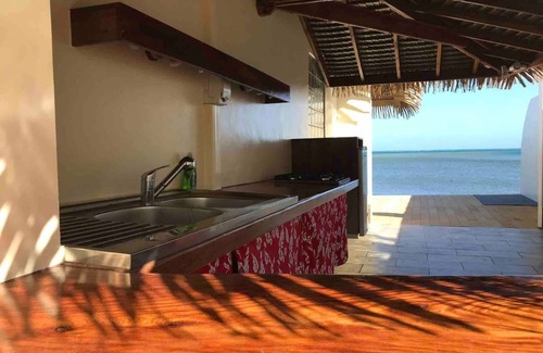 Teahupoo Casa | Ocean Front Bungalow