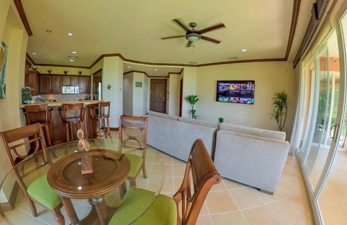 Herradura Apartamento | Ocean Front Condo In Peaceful, Gated Community