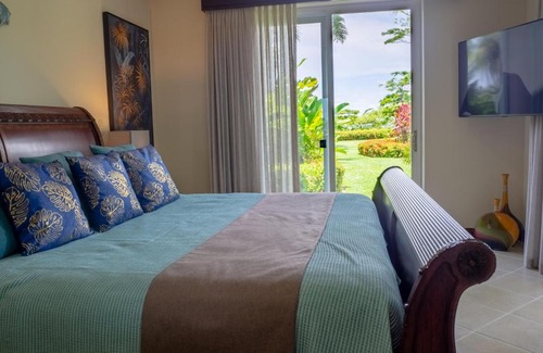Herradura Apartamento | Ocean Front Condo In Peaceful, Gated Community