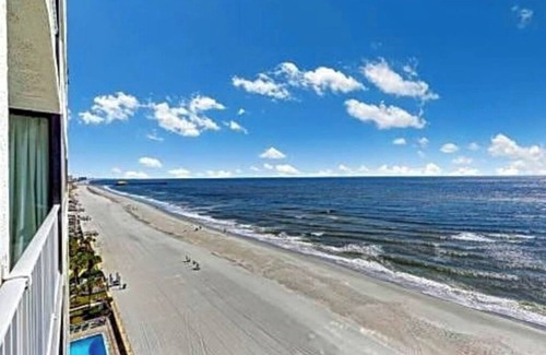The Dunes Condominio | Ocean front condo Nothing below but sand and surf