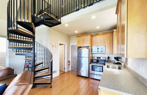Yachats Casa | Ocean Front Cottage! Dog Friendly! Sleeps up to Four!