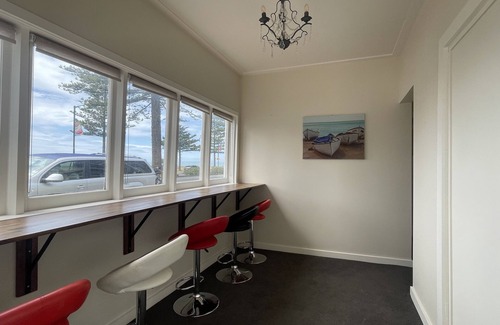 Napier Casa | Ocean Front Cottage Napier