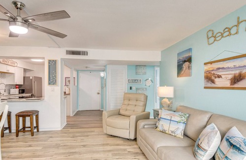 Daytona Beach Apartamento | Ocean front cozy 1 BR apartment in amazing Daytona Beach with fitness room, AC