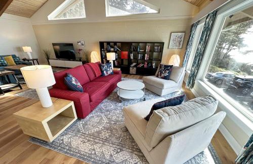 Yachats Casa | Ocean Front, Eagle at the Oregon House, Stairs to the Beach!