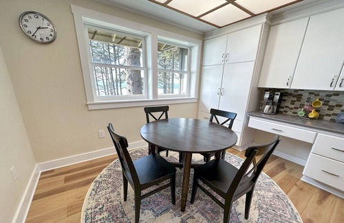 Yachats Casa | Ocean Front Eagle at Oregon House, Stairs to the Beach!