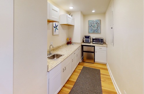 Oregon Coast Casa | Ocean Front! Estate House with 3 Units Sleeps 12!