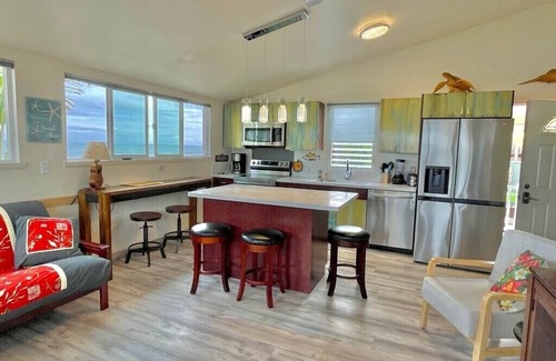 Ewa Casa | Ocean front house🏖️🏄right on the Beach!WiFi. Free Parking