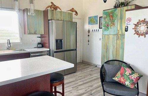 Ewa Casa | Ocean front house🏖️🏄right on the Beach!WiFi. Free Parking