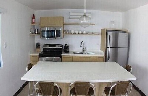 Aguacate Villa | Casa frente al mar justo en la playa Shacks! Con piscina