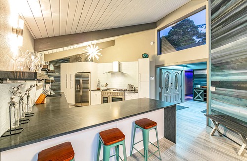 Newport Casa | Frente al mar de lujo, las mejores vistas, acceso a playa privada, increíblemente renovado