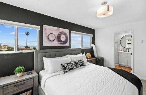 Village of La Jolla Casa | Ocean front luxury penthouse w AC & ocean views