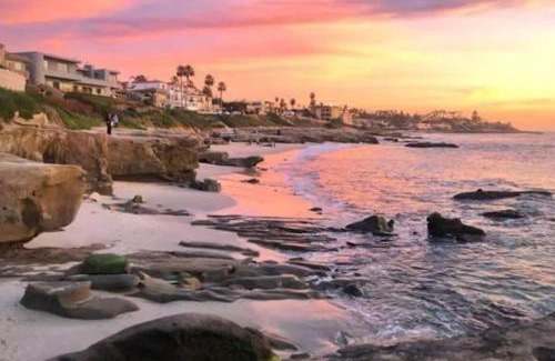 Village of La Jolla Casa | Ocean front luxury penthouse w AC & ocean views