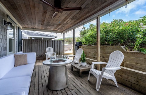 East Sandwich Cabaña | Ocean front oasis nestled into the dune on a private East Sandwich beach.