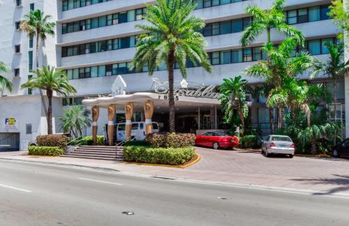 Mid Beach Apartamento | Ocean Front Resort Studio
