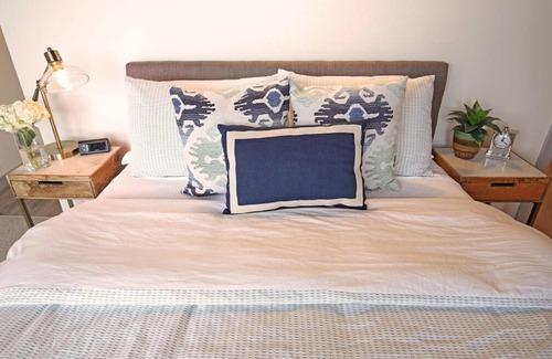 Kiwanda Shores Casa | Ocean Front.Sand in your toes getaway!