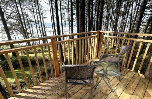 Yachats Apartamento | Ocean Front, Serenity at Oregon House, Stairs to the Beach!