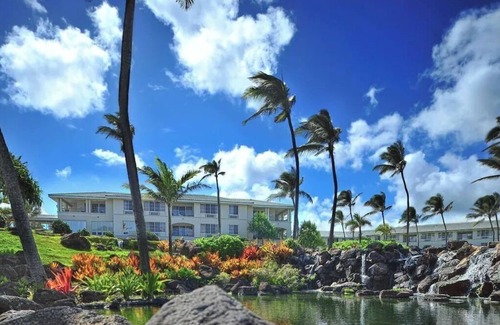 Poipu Apartamento | Ocean Front The Point at Poipu Suite # 002.