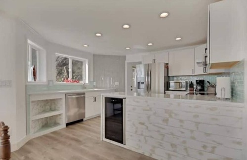 Gig Harbor Casa | Ocean Front Tranquility, Rainier View, Big Deck