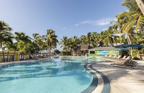 Islamorada Cabaña | Relaxing Ocean Front Unit In Islamorada | Enjoy Scenic Walks on Private Beach