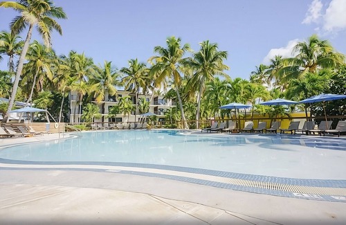 Islamorada Cabaña | Relaxing Ocean Front Unit In Islamorada | Enjoy Scenic Walks on Private Beach