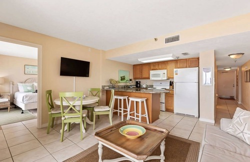 Daytona Beach Shores Apartamento | Ocean Front Condo w Amazing Views Pool Hot Tub