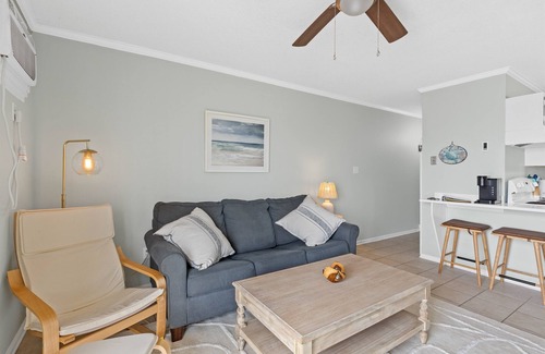 McCutcheon Field Condominio | Ocean Front! Sleeps 6!