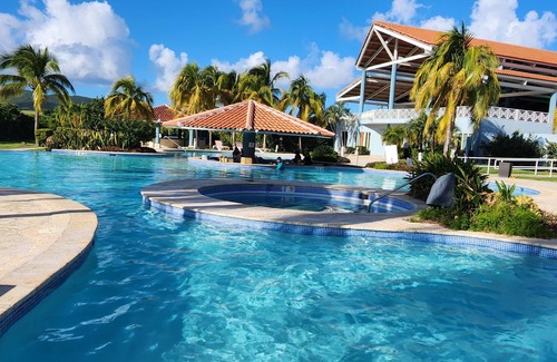 Fraile Apartamento | Ocean Front Via Maris Villa with Big Pool! at Culebra, PR