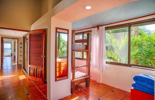 Akumal Villa | Akumal frente al mar con suites de 3 dormitorios, piscina frente al mar, palapa, aire acondicionado, wifi.