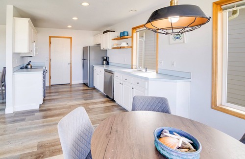 Bayshore Casa | Ocean Front with Hot Tub, Dog Friendly!