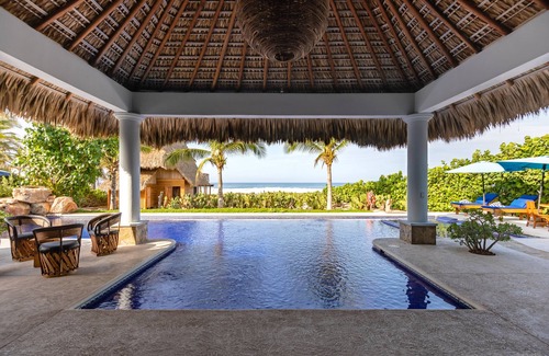 Santa María Colotepec Villa | OCEAN FRONT WORLD-CLASS VILLA