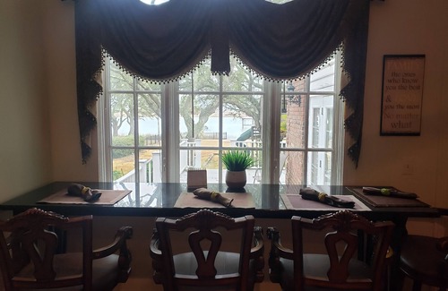 Ocean Isle Beach Casa | Ocean Isle Beach Waterfront home w/Pool & Elevator