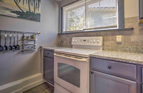 Ocean Isle Beach Apartamento | Ocean Isle Beach Studio 1 Mi to Downtown and Pier