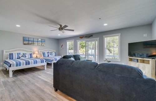 Ocean Isle Beach Apartamento | Ocean Isle Beach Vacation Rental about 1 Mi to Pier!