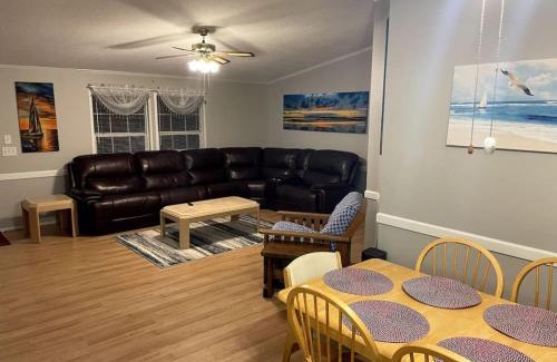 Surfside Beach Casa | Ocean Lakes 4 bedroom Cottage that sleeps 10