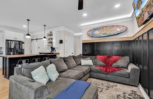 Surfside Beach Casa | Ocean Lakes getaway 6bd with arcade game table