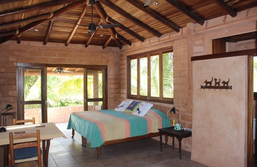 Barra de Potosí Cama Y Desayuno | Ocean Lover's Paradise - Balcony Room