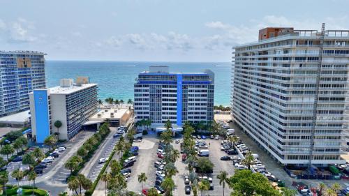 Galt Mile Complejo | Ocean Manor Beach Resort